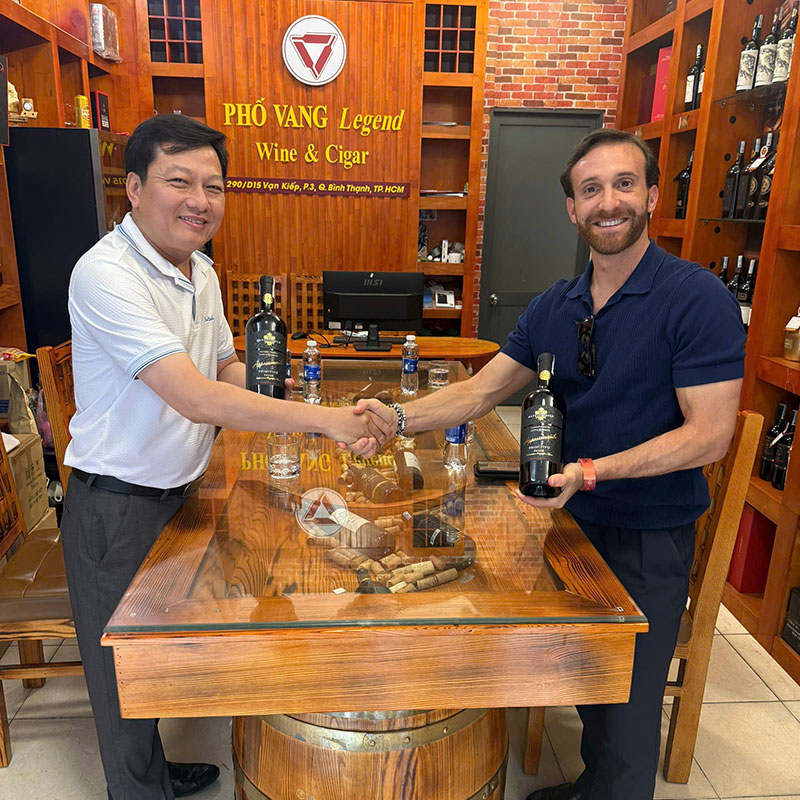 Phố Vang Legend Đón Tiếp Riccardo Ferri Giám Đốc Xuất Khẩu Iwb